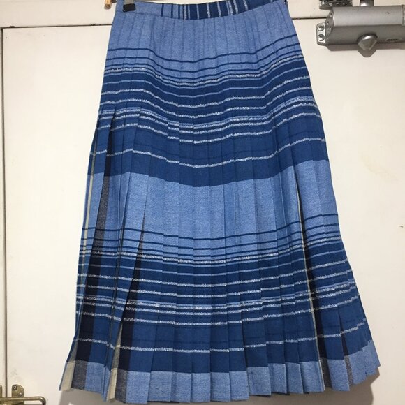 VINTAGE HIGHLAND QUEEN REVERSIBLE WOOL PLAID PLEATED SKIRTS SIZE 10 - Picture 3 of 12
